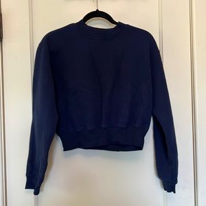 Aritzia TNA navy perfect shrunken sweatshirt size medium